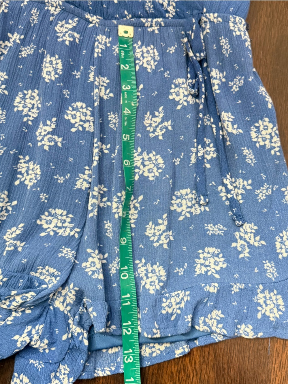 Blue Floral Wrap-Style Mini Shorts Jumpsuit with Self-Tie Waist size Med - Picture 7 of 8